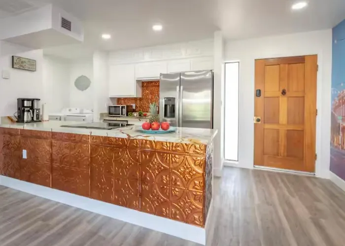 Western Themed Old Town With King Bed And Community Pool Scottsdale