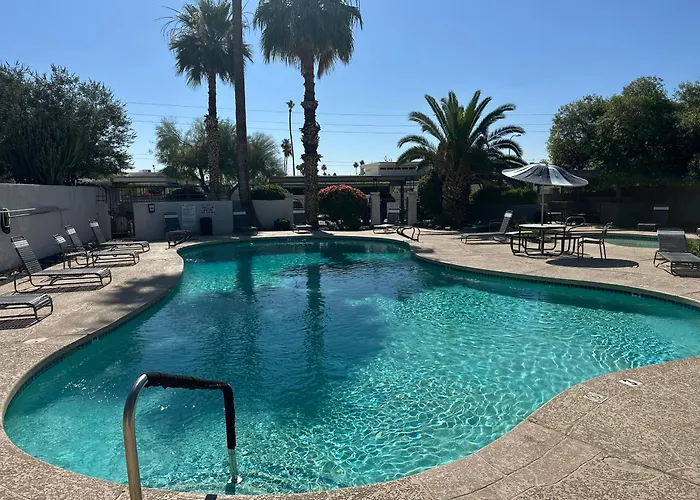 Western Themed Old Town With King Bed And Community Pool Apartment *